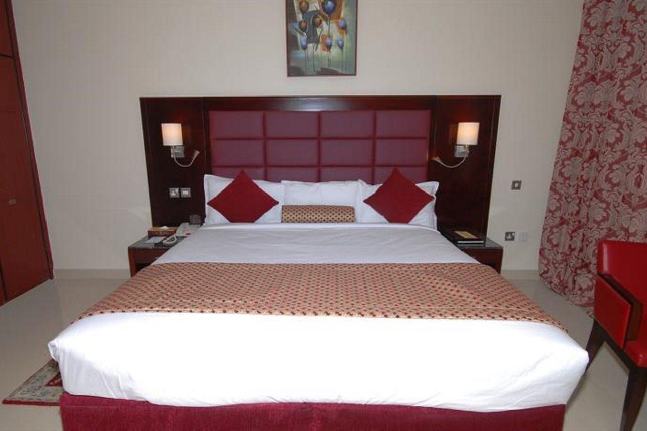 Ramee Rose Hotel Apartments Абу-Дабі Екстер'єр фото